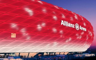 竞彩网官方：雷迪克透露詹姆斯左脚轻微不适 期待其适时参与背靠背赛事